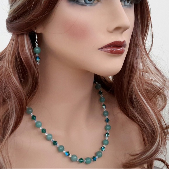 NWT Crystals & Green Aventurine Necklace Set - Picture 4 of 8